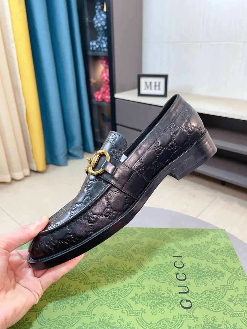 Factory price 500🌹🌹 [GUCCI Gucci] A new style of formal men's leather shoes is coming~ The original quality upper is made of cowhide imported from Italy + soft and delicate leather, comfortable and soft first-layer cowhide lining, rubber wear-resistant outsole, the shoe shape is dignified and domineering, and the luxury charm cannot be concealed! The natural and free nouveau riche leads the trend. Code number: 38-44
